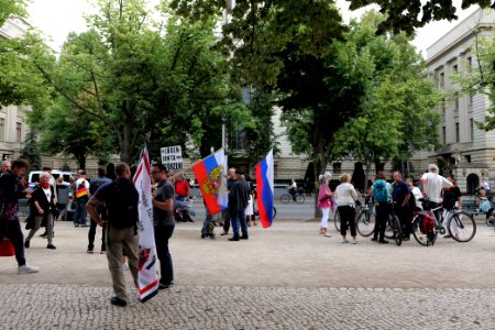 Monarchist protest in front of the Russian embassy in Berlin 2020-08-28 08