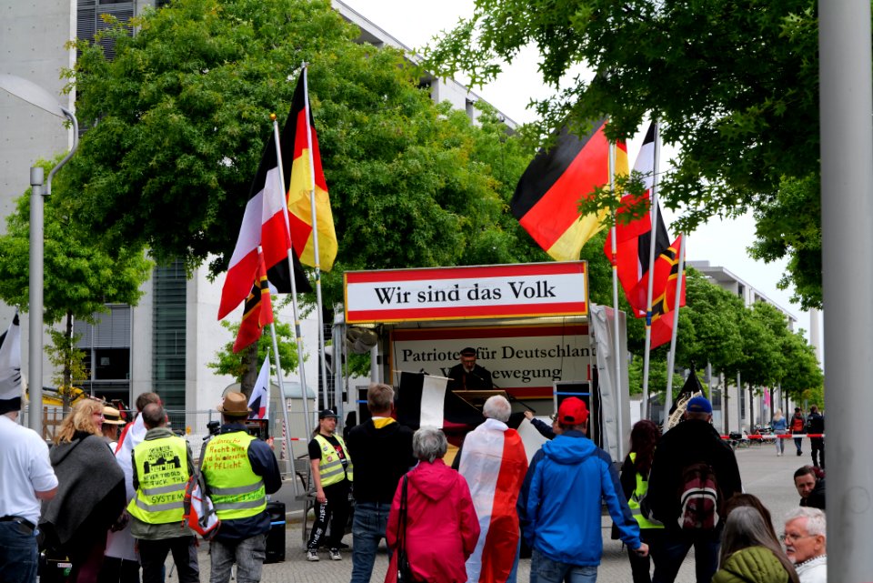Monarchist protest Berlin 2020-05-23 06