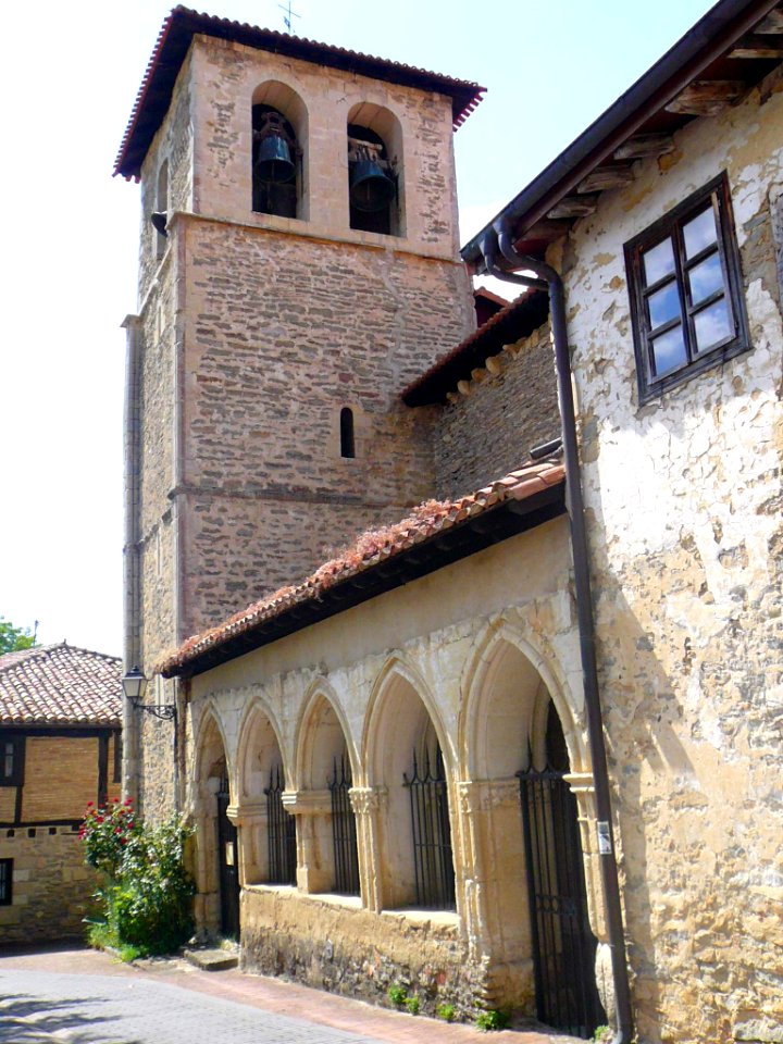 Monasterioguren (Vitoria) - Iglesia de San Pedro Apóstol 02