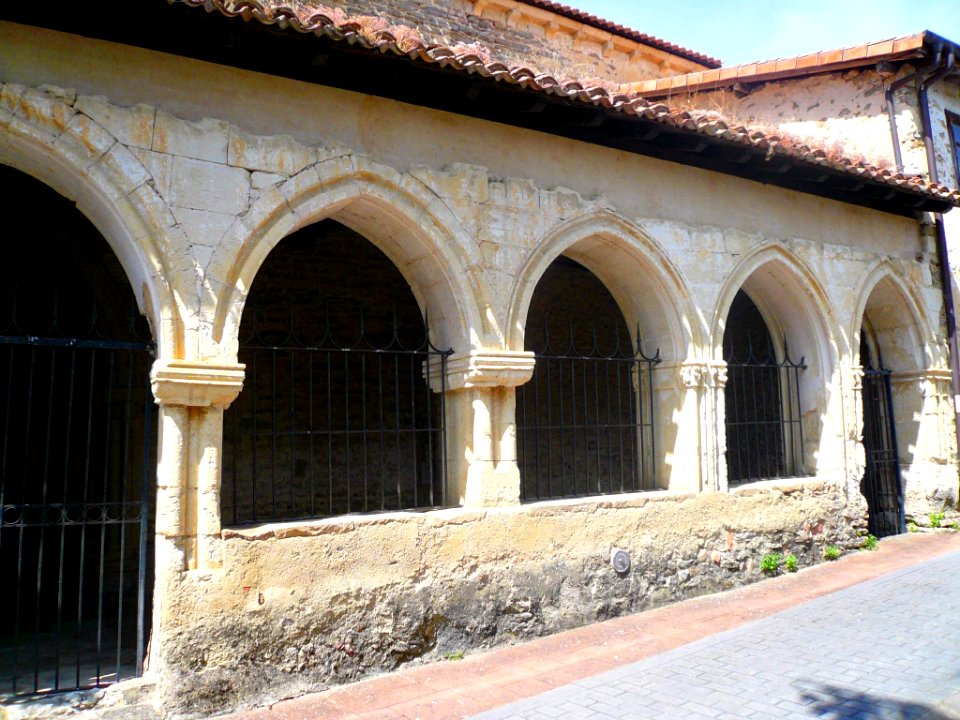 Monasterioguren (Vitoria) - Iglesia de San Pedro Apóstol 04