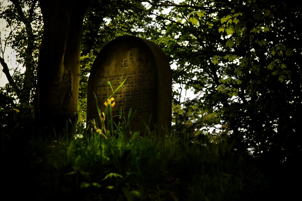 Faith tombstone peace