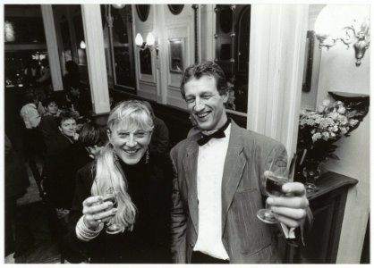 Monique Diederichs en Marcel van Schagen in restaurant Faust. NL-HlmNHA 54035068