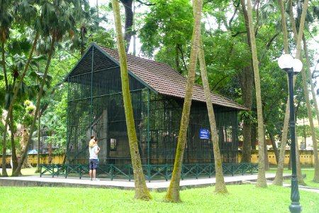 Monkey house - Hanoi Botanical Garden - Hanoi, Vietnam - DSC03589