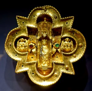 Monile with Saint Agatha, Rhineland, c. 1430, gilt copper, glass - Hessisches Landesmuseum Darmstadt - Darmstadt, Germany - DSC00201