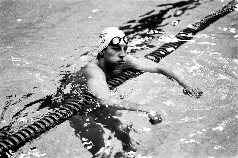Monique Bosga na de 200 m wisselslag, Bestanddeelnr 930-3597