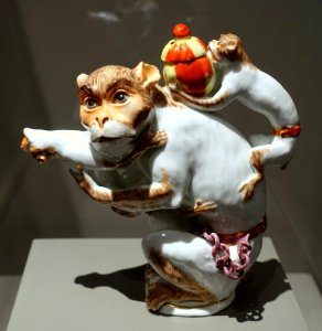 Monkey teapot, Johann Joachim Kaendler, Meissen Porcelain Factory, c. 1753, hard-paste porcelain - Wadsworth Atheneum - Hartford, CT - DSC05201