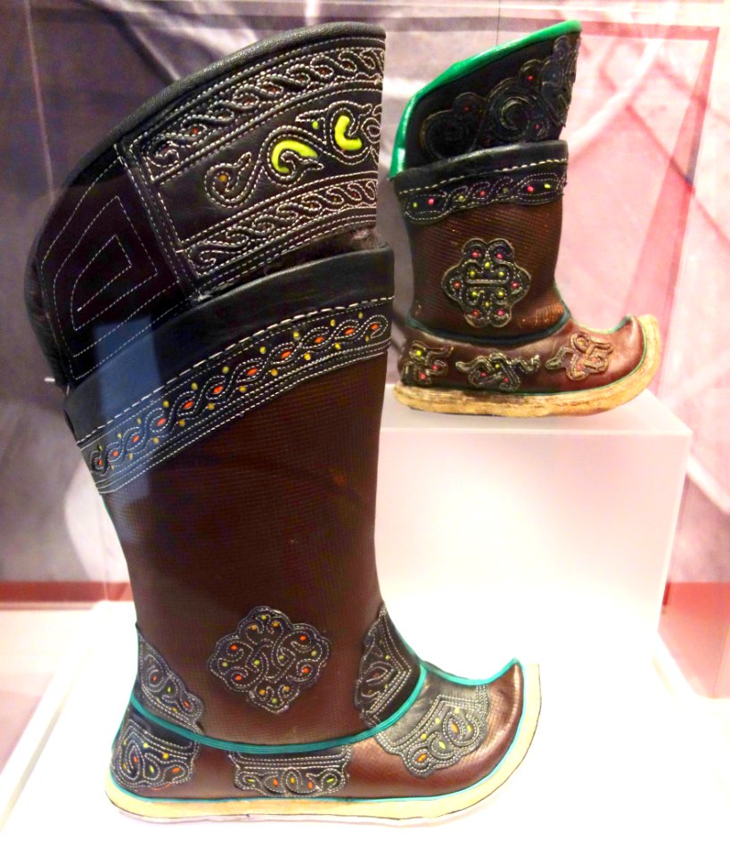 Mongolian child and adult boots, 2005-2006 - Bata Shoe Museum - DSC00352
