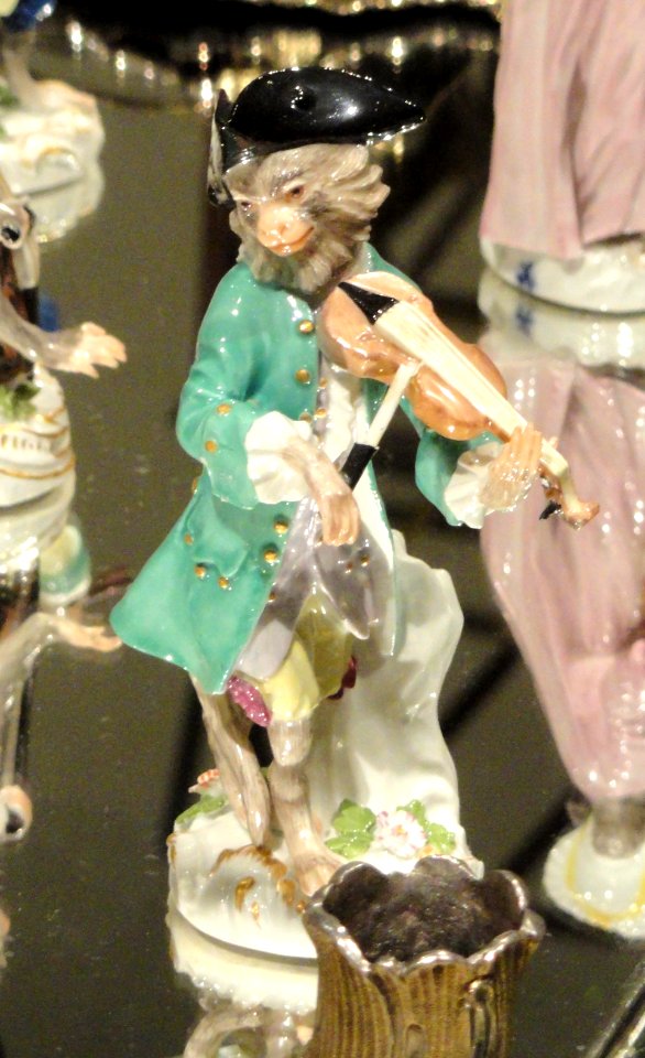 Monkey Band, c. 1765, Meissen Porcelain Manufactory, Germany, porcelain, enamel, gilding - Art Institute of Chicago - DSC09807