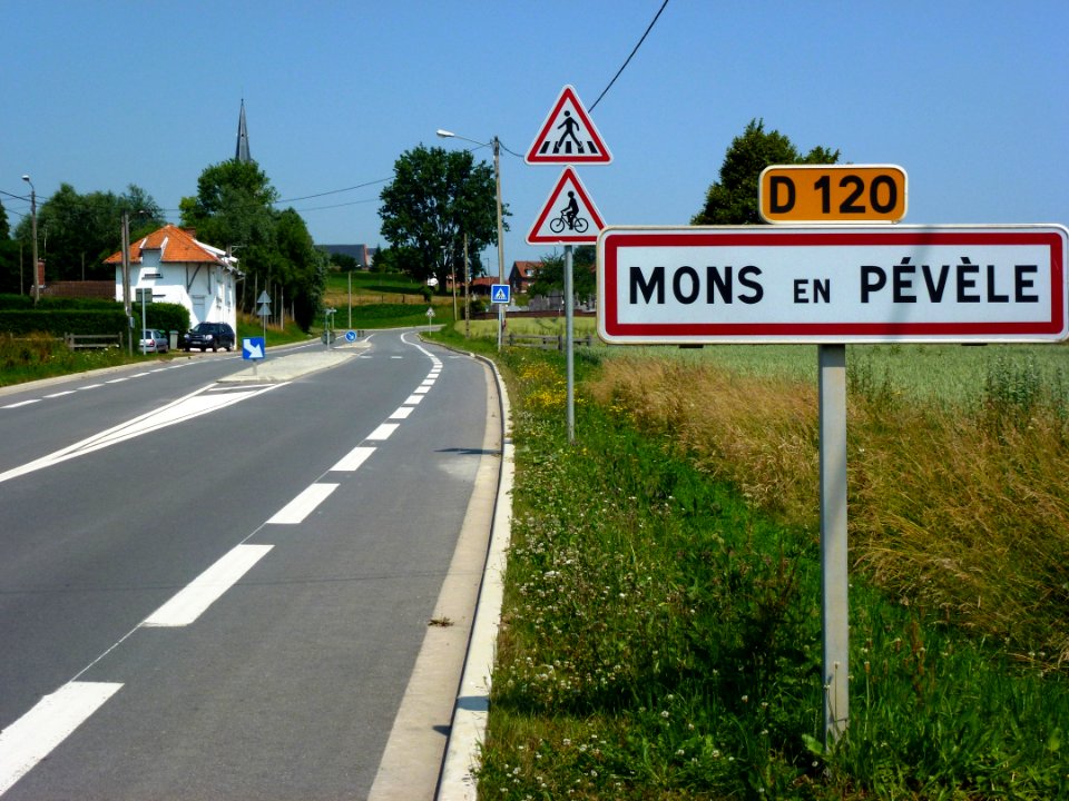 Mons-en-Pévèle (Nord, Fr) city limit sign