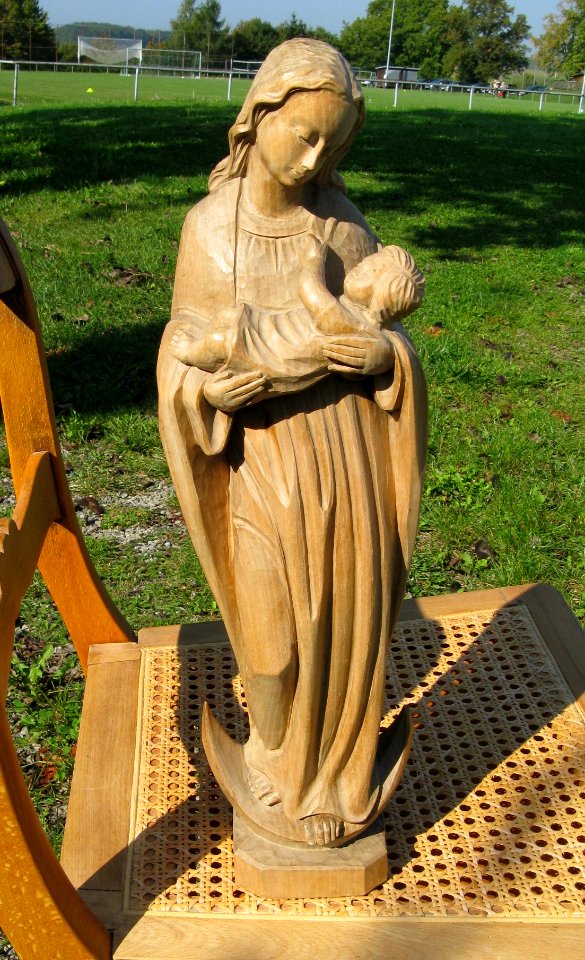 Mondsichelmadonna Geschnitzt