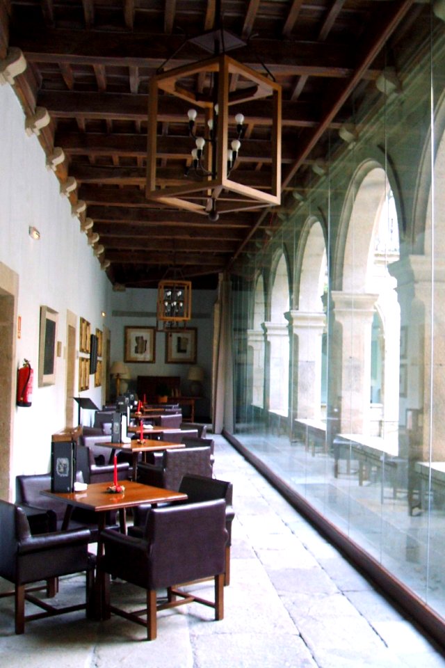 Monforte de Lemos - Monasterio de San Vicente de Pino, claustro 03