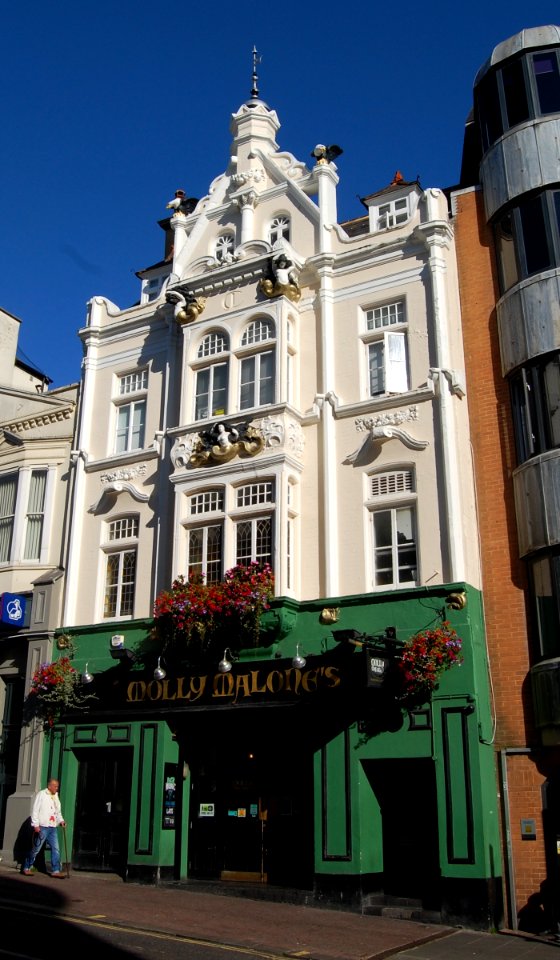 Molly Malone's Pub, West Street, Brighton (September 2018) (1)