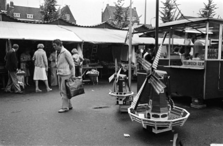 Molentjes op Waterloplein, Amsterdam, Bestanddeelnr 929-8424 photo