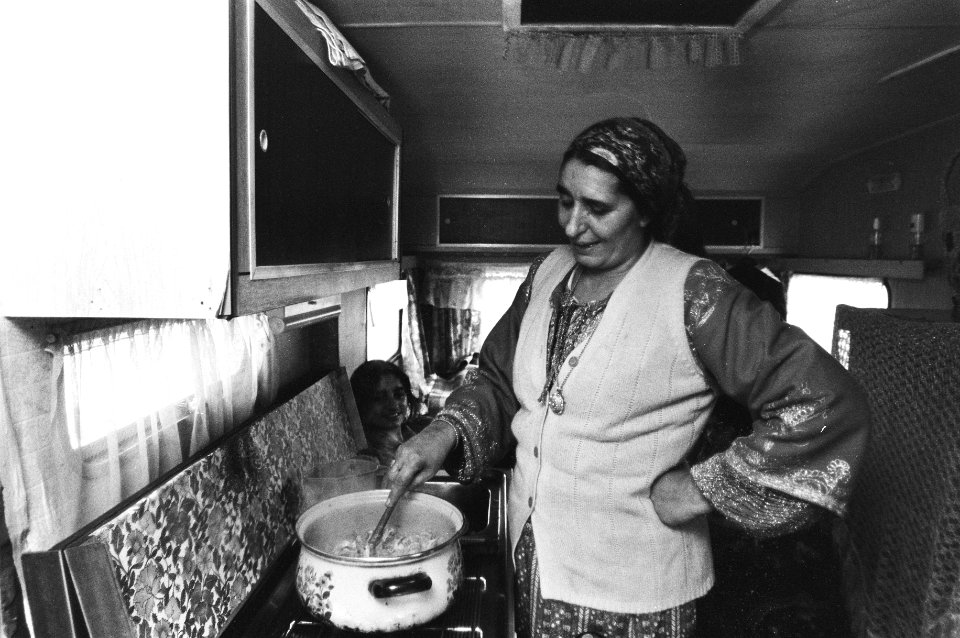Momenteel verblijft er in de omgeving van Almere een groep zigeuners die in afwa, Bestanddeelnr 931-2290