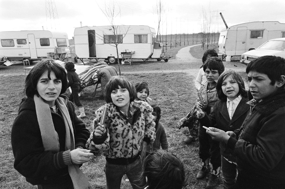 Momenteel verblijft er in de omgeving van Almere een groep zigeuners die in afwa, Bestanddeelnr 931-2293