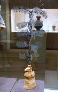 Money tree, China, Eastern Han dynasty, 25-220 AD, bronze with ceramic base - Princeton University Art Museum - DSC07084