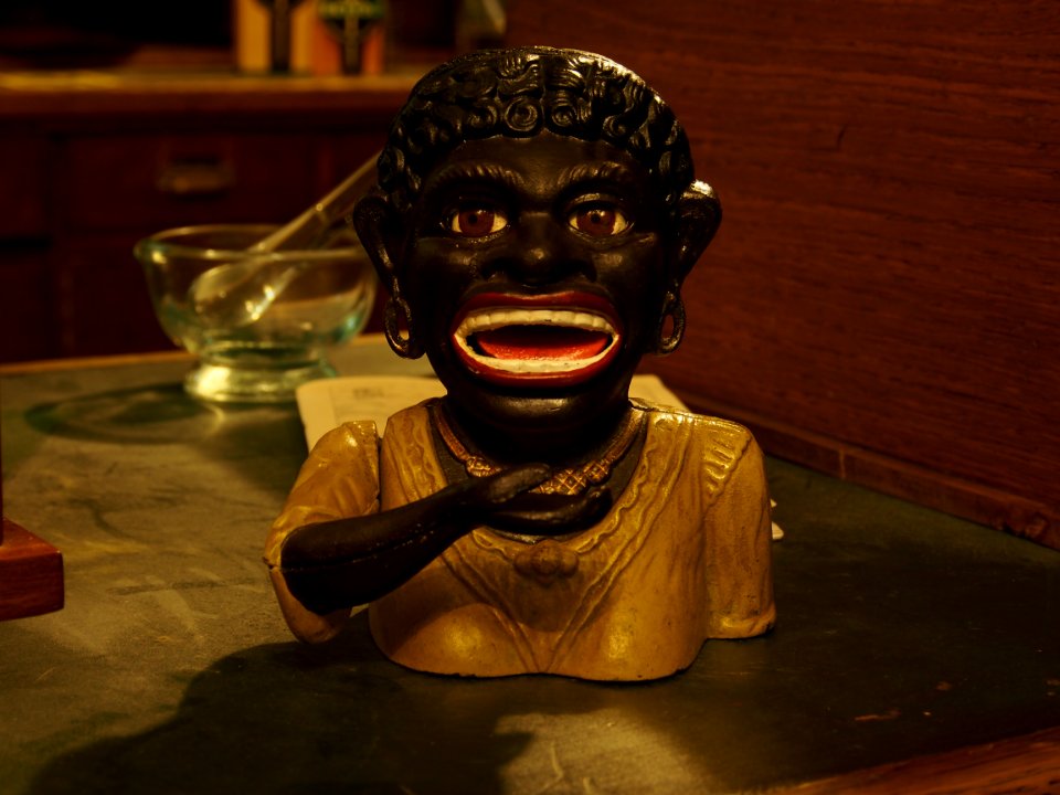 Moneybox, original made by John Harper & Company, Ltd in 1911, pic2