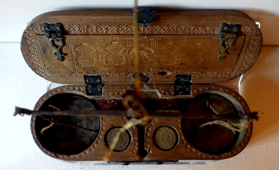 Money scales, England, 1630-1660, maple, brass, steel - Concord Museum - Concord, MA - DSC05571