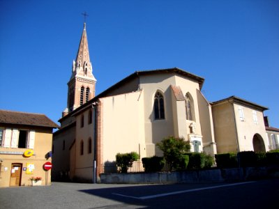 Monferran-Savès (Gers, Fr) église côté chevet; bureau de PTT