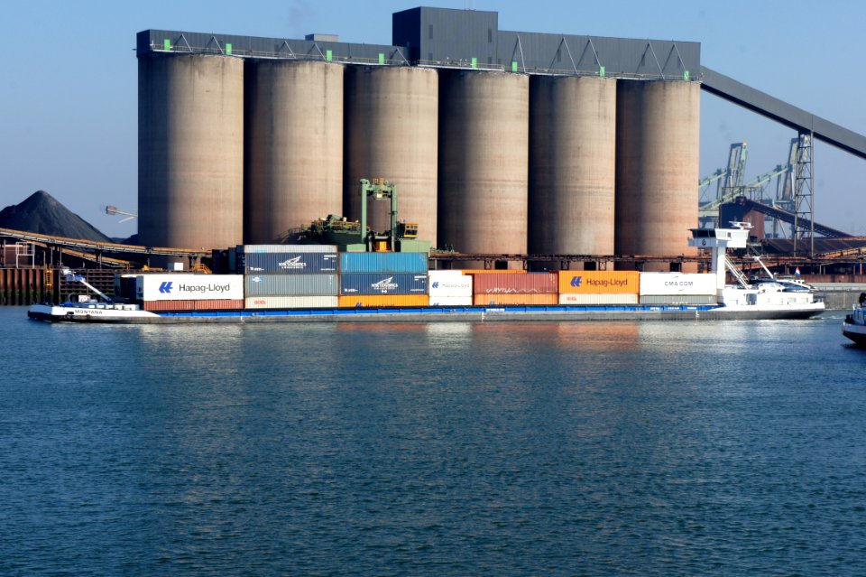 Montana ENI 02325248, Hartelhaven, Port of Rotterdam