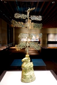 Money tree, excavated in Sichuan province or vicinity, China, Eastern Han dynasty, 1st-2nd century AD, bronze, green glazed pottery - Tokyo National Museum - Tokyo, Japan - DSC08451