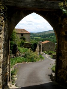 Montaigut-le-Blanc Porte2
