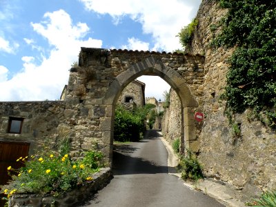 Montaigut-le-Blanc Porte1