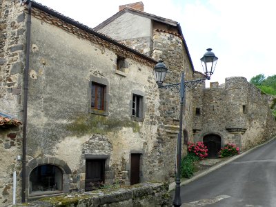 Montaigut-le-Blanc Maison seigneuriale1.psd