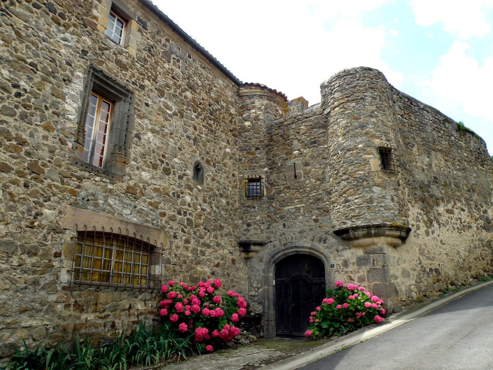 Montaigut-le-Blanc Maison seigneuriale2
