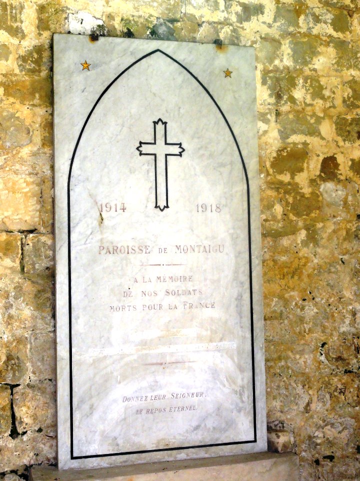 Montaigu (Aisne) Église Saint-Jean-Baptiste (17) plaque monument aux morts