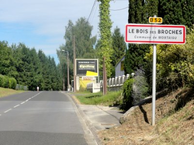 Montaigu (Aisne) city limit sign Le Bois des Broches