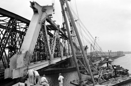 Montage van spoorbrug over Amsterdam-Rijnkanaal te Utrecht werkzaamheden, Bestanddeelnr 918-7292