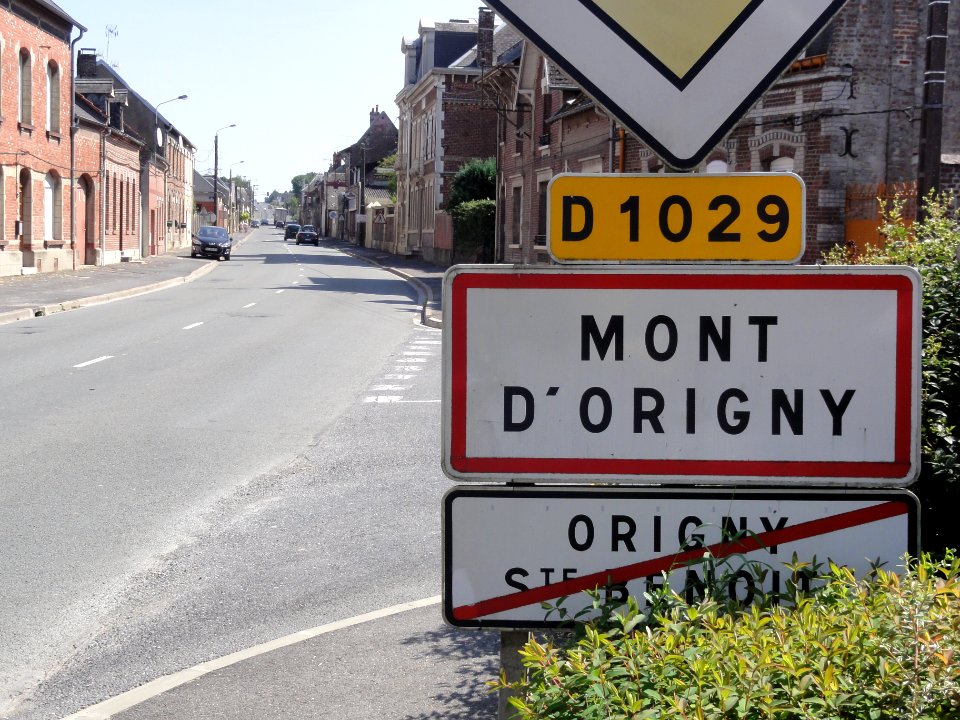 Mont-d'Origny (Aisne) City limit sign