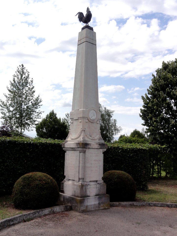 Montescourt-Lizerolles (Aisne) mémorial de guerre