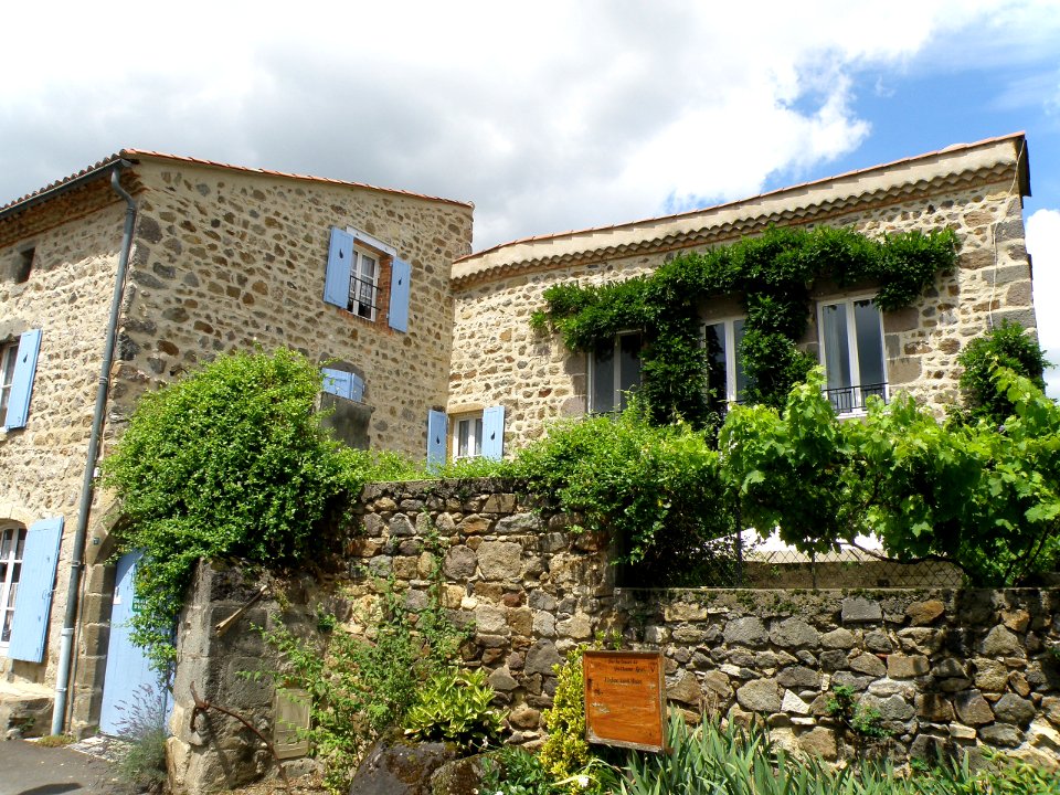 Montaigut-le-Blanc Bourg7