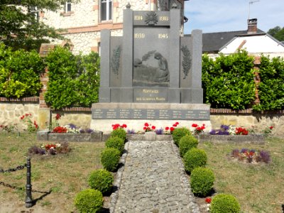 Montaigu (Aisne) le monument aux morts