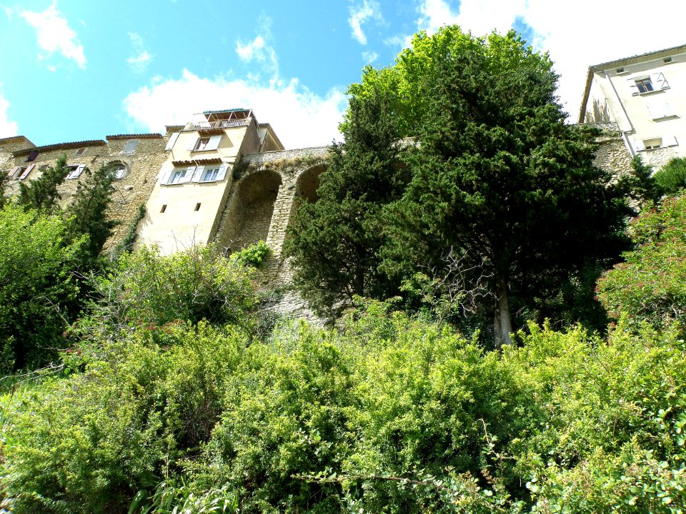 Montbrun-les-Bains Vu d'en bas 1