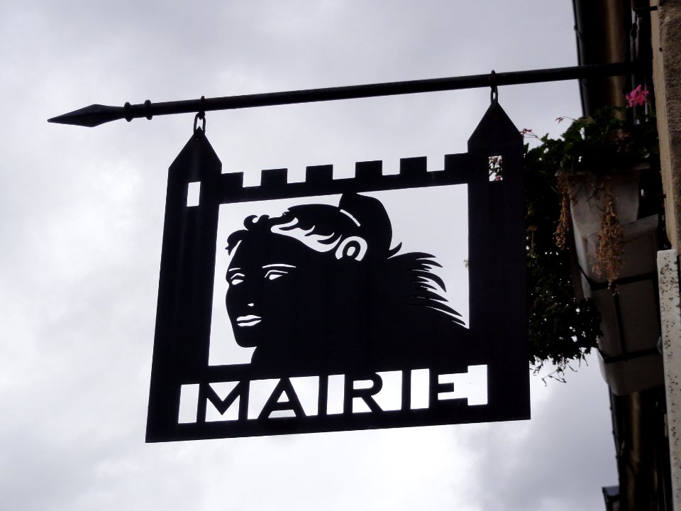 Montcornet (Ardennes) mairie, l'enseigne