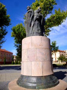 Monzón - Monumento a los Templarios 1