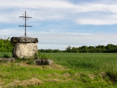 Montchâlons (Aisne) croix de chemin