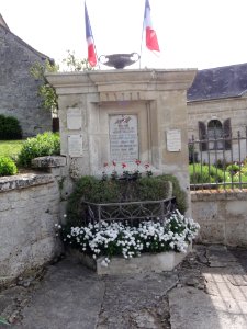Montchâlons (Aisne) monument aux morts