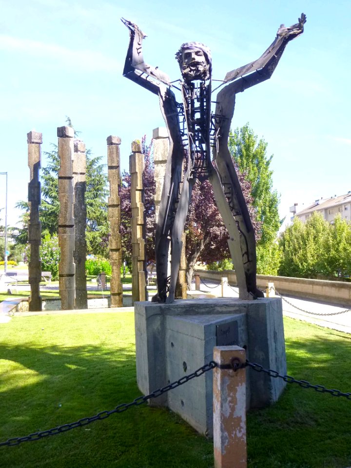 Monzón - Monumento a Joaquín Costa 1