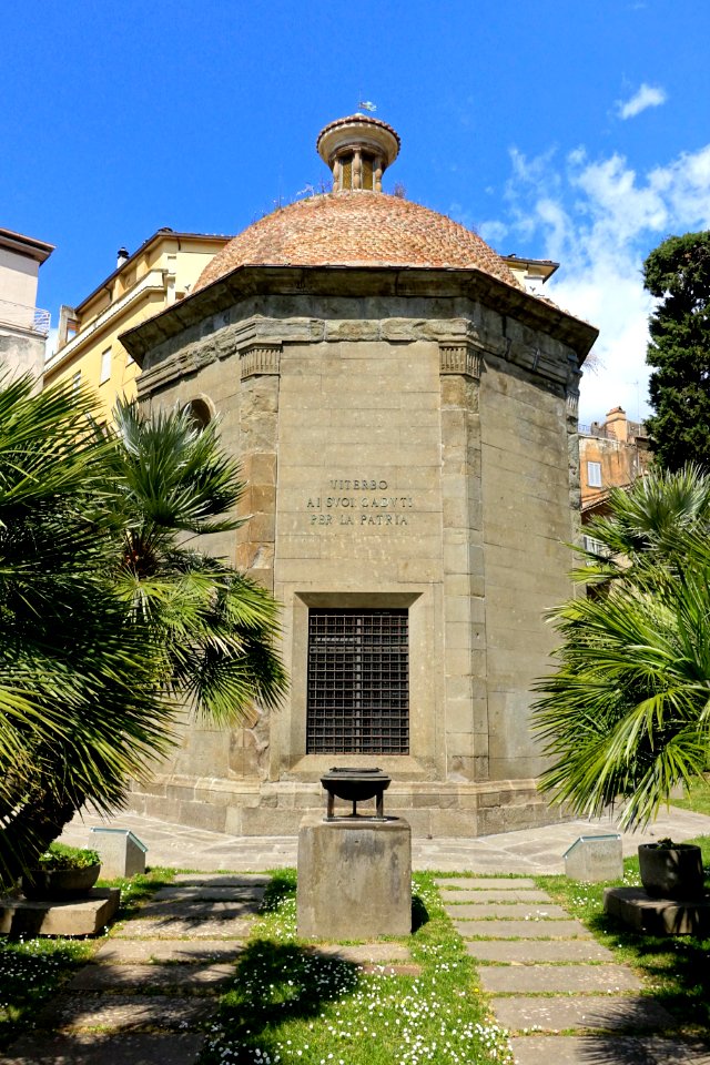 Monumento ai Caduti della Patria - Viterbo, Italy - DSC02187