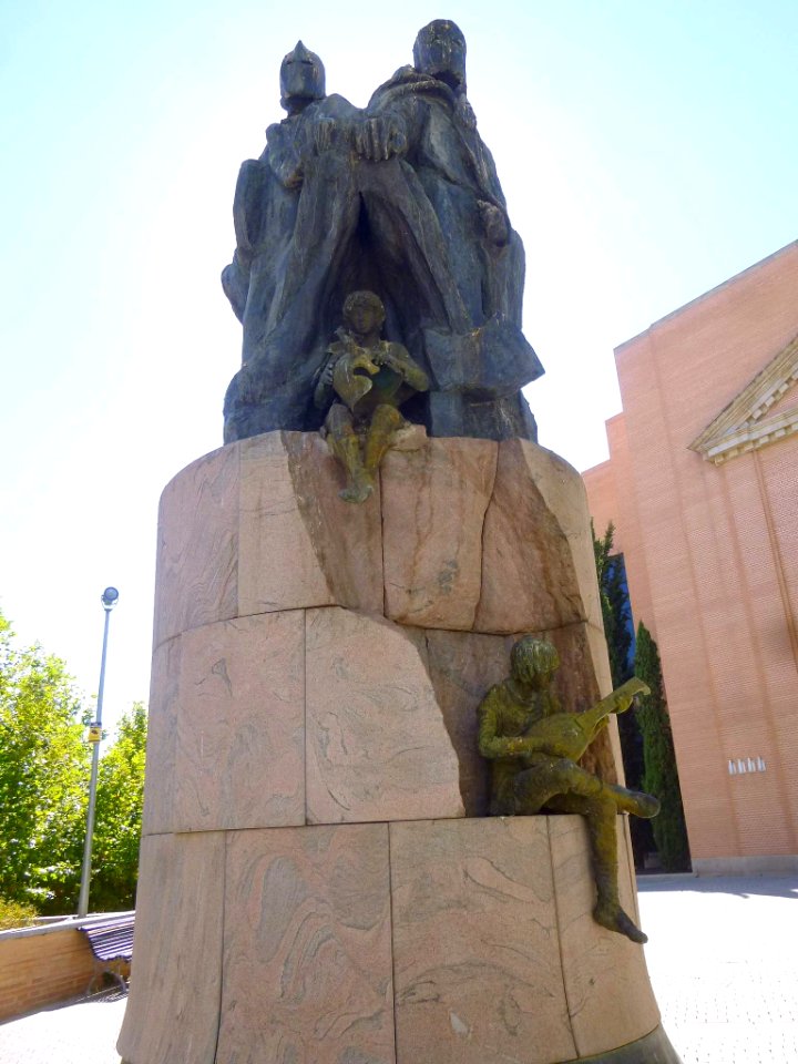 Monzón - Monumento a los Templarios 2