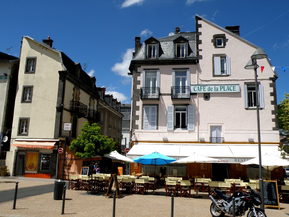 Mont-Dore Place de la République2