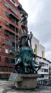 Monumento a los caídos en Puente LLaguno