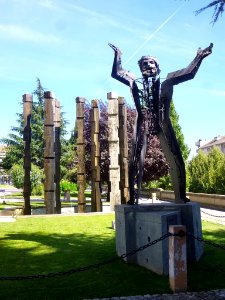 Monzón - Monumento a Joaquín Costa 2