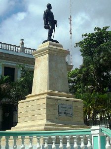 Monumento a Manuel Cepeda Peraza, Mérida, Yucatán (01a)