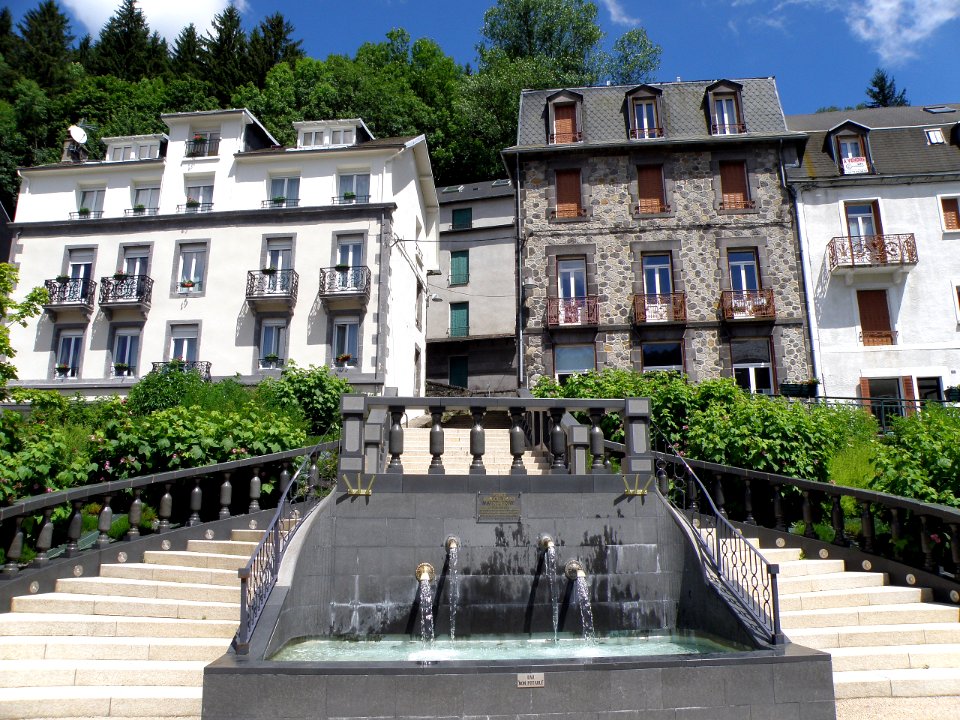 Mont-Dore Rue des Déportés2
