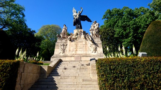 MonumMortsBeziers02
